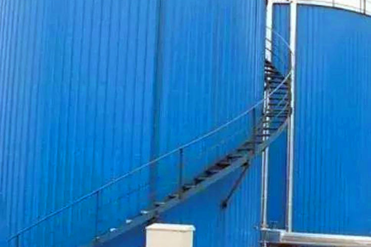 重庆大路10万吨原油罐工程图片展示